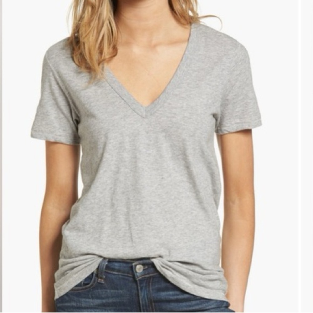 GAP | Grey V-Neck Short Sleeve Tee Size Large